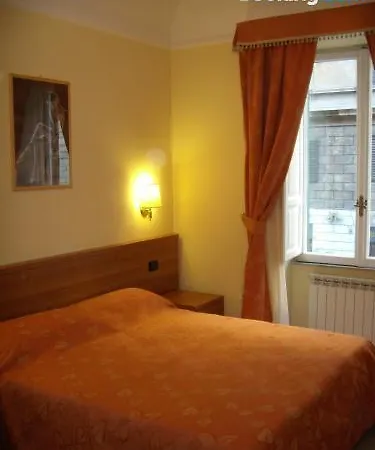 Privato Simone Bed & Breakfast 4*