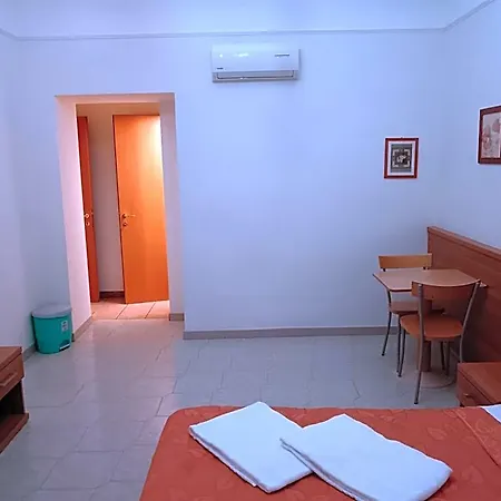 Privato Simone Frühstückspension 4*